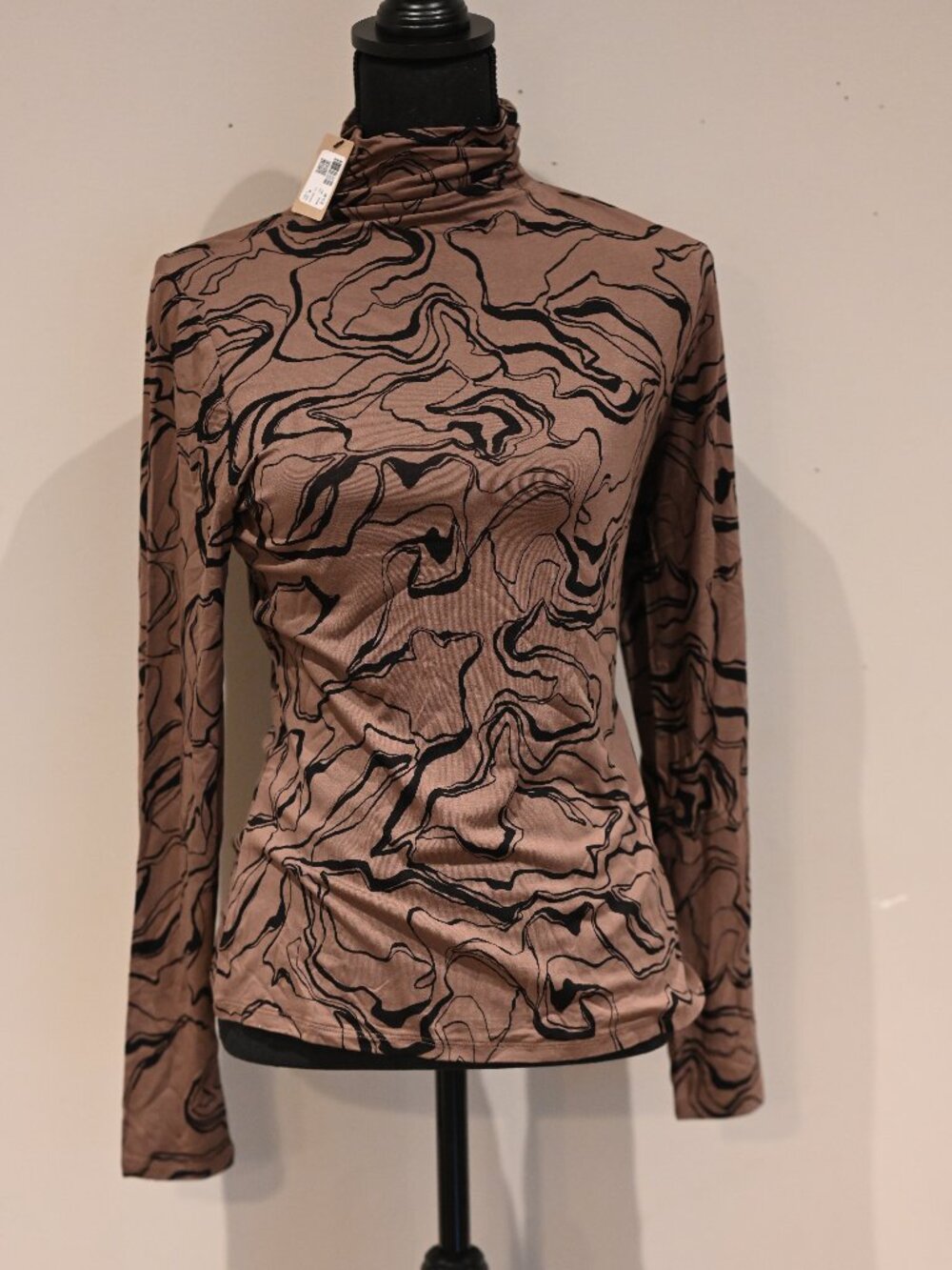 RW&CO NWT Abstract Print Mock Neck Long Sleeve Top Size S